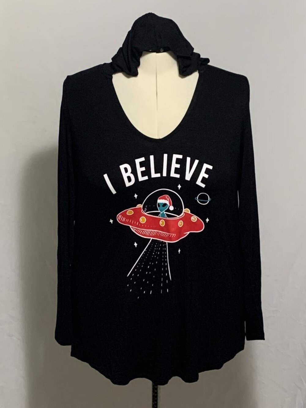 Torrid Ugly Tee Shirt Christmas I Believe Alien Santa UFO Hoodie Plus 1 14 16